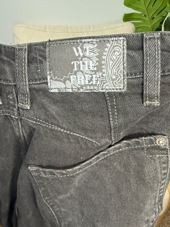 We The Free Lucky You Mid Rise Barrel Jeans Size 26 - Picture 6 of 10